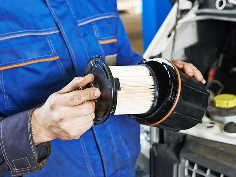 Fuel Filter Failure Symptoms and Replacement Intervals: Diesel vs Gasoline — automotive filter guide cover